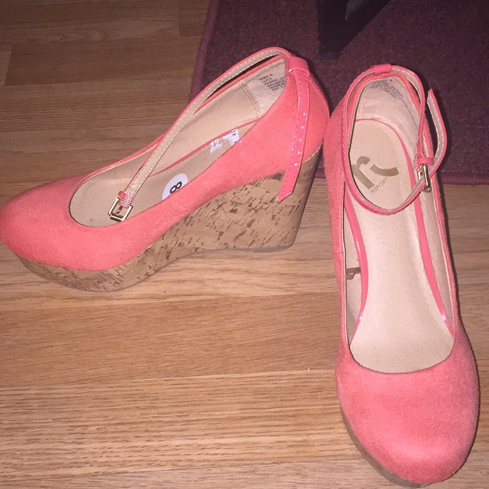 Round-closed toe wedges